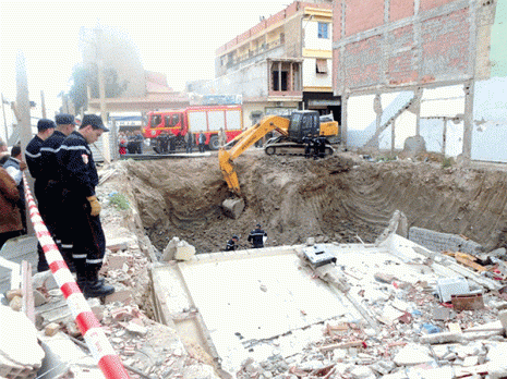 Une femme meurt ensevelie sous les décombres de sa maison