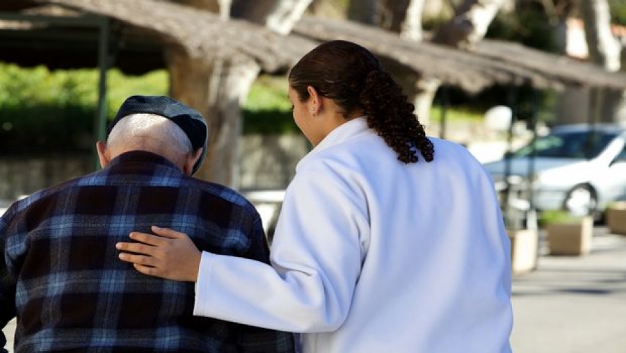 Il est impératif de développer l'hospitalisation et les soins à domicile