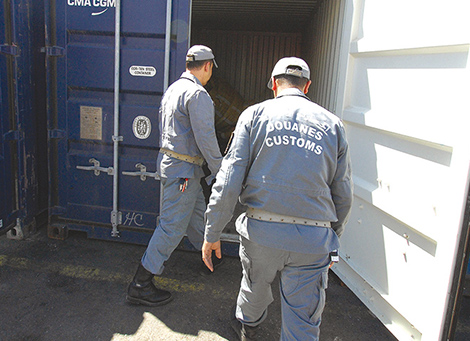 توقيف 6 جمركيين بميناء سكيكدة