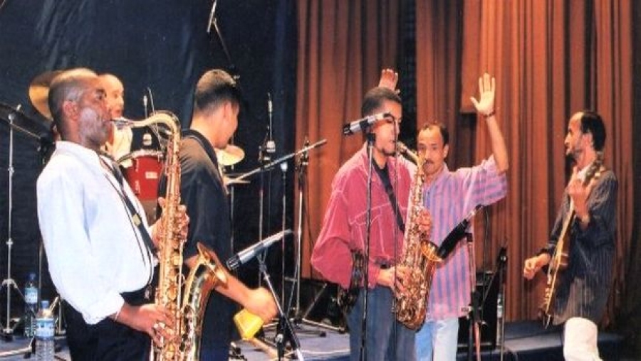 Abderrahmane Dendane saxophoniste du groupe Raïna Raï inhumé à Sidi Bel Abbes