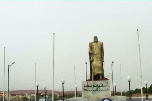 حملة بالنعامة لإزالة تمثال الشيخ بوعمامة