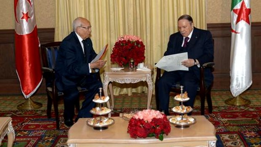 Le président Bouteflika reçoit l'envoyé spécial du président tunisien