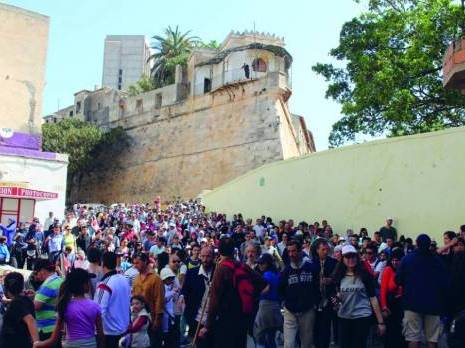 Balades urbaines, fanfares et marionnettes