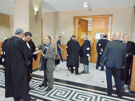 Unanimes, les avocats dénoncent les «graves violations» de la procédure