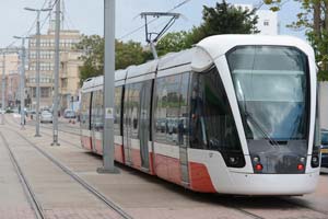 400 عامل بترام وهران يحتجون أمام المديرية العامة بالعاصمة