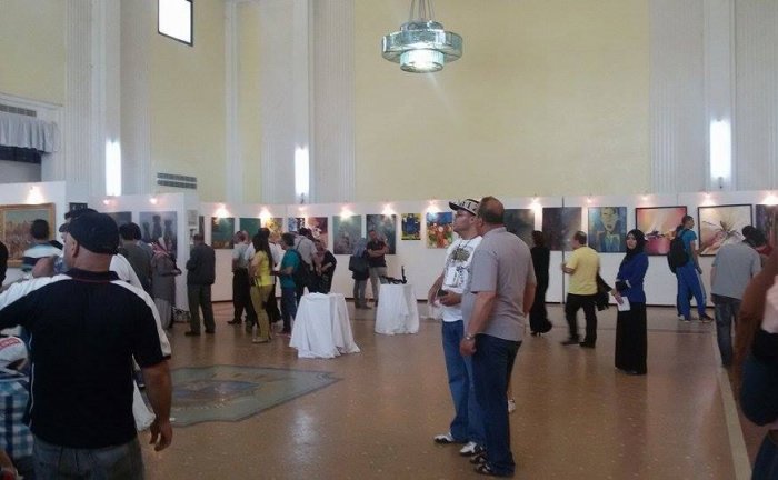 Exposition d''uvres d'art plastique à la salle des fêtes de Ain Fouara