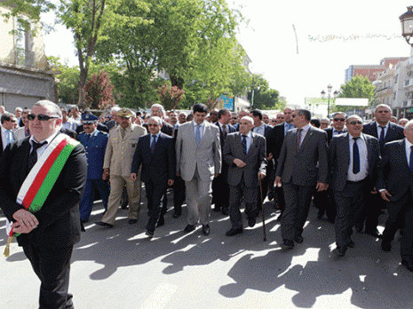 Imposante marche à Sétif