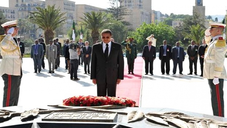 Le président tanzanien se recueille à la mémoire des martyrs de la Guerre de libération nationale