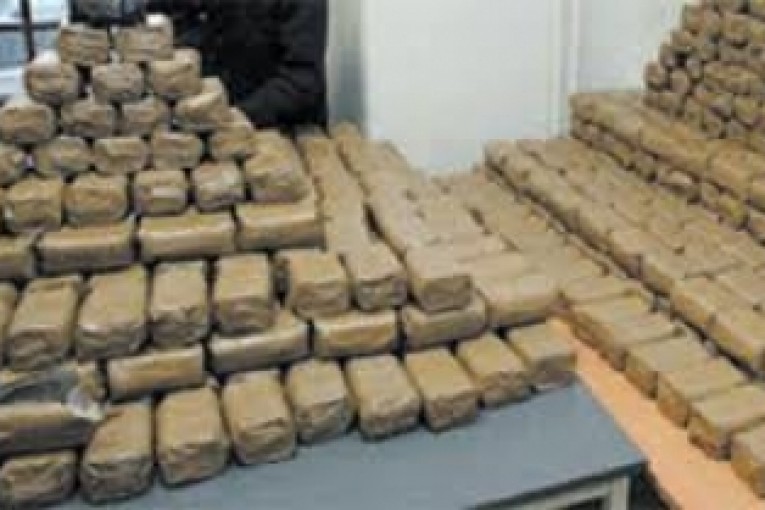 حجز 7 قناطير من الكيف المعالج بالوادي