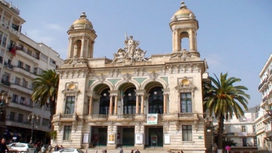 Affiches et photographies du théâtre de Constantine
