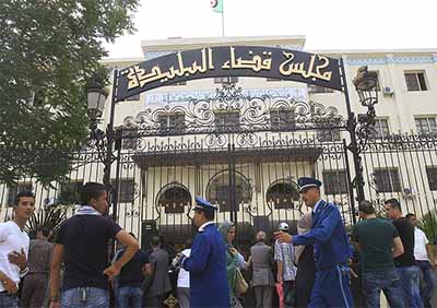 Guellimi nie toute implication dans la falsification de documents