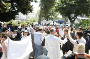 الممرضون الحاصلون على شهادة دولة بغرداية يطالبون بالترقية