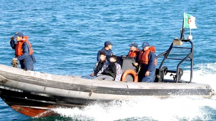 Vingt candidats à l'émigration clandestine interceptés au large d'Annaba (Garde-côtes)