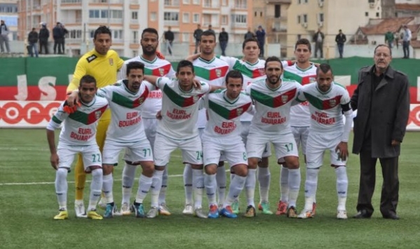 رئيس فريق مولودية سعيدة يُحدث ثورة في التشكيلة والطاقم الفني