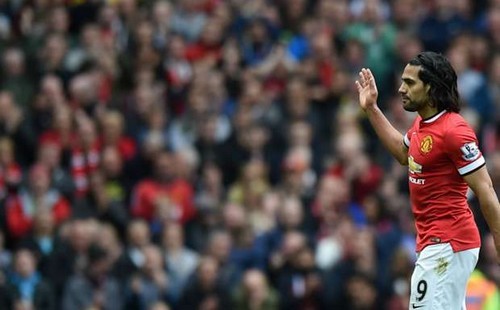 فالكاو سيبقى في الدوري الإنجليزي لموسم آخر