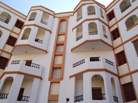 سكان الأغواط وحاسي الرمل يطالبون بتوزيع السكنات والقطع الأرضية