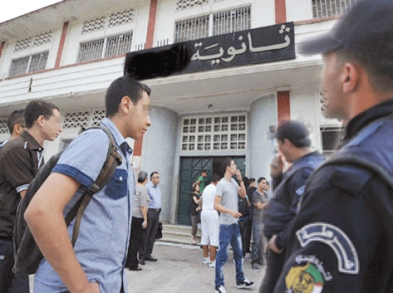 مديرية الأمن ببشار تنظم يوما تحسيسيا لطلبة الثانويات