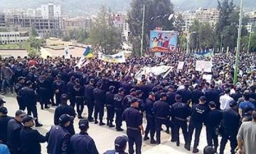 مسيرة حاشدة بشوارع تيزي وزو للمطالبة برأس حناشي