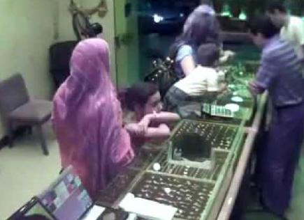 القبض على امرأة متلبسة بسرقة محل مجوهراتي بوادي سلي في الشلف