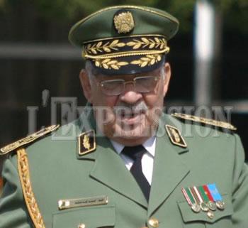 Gaïd Salah met ses troupes en alerte