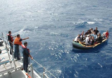 إحباط محاولتي حرڤة وتوقيف 20 شابا من بينهم امرأة بسواحل عنابة