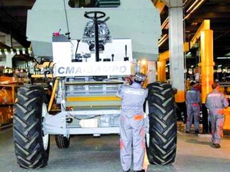 Le Complexe machinisme agricole de Sidi Bel Abbès montre la voie du partenariat
