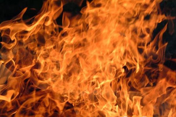 مصرع ثلاثة أطفال إثر حريق شبّ بمسكنهم في بشار