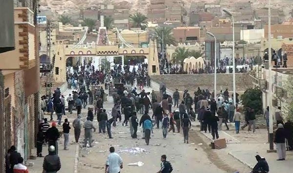 20 ‬جريحا في‮ ‬تجدد المواجهات بالقرارة في‮ ‬غرداية