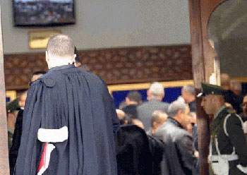 Après un mois devant le tribunal