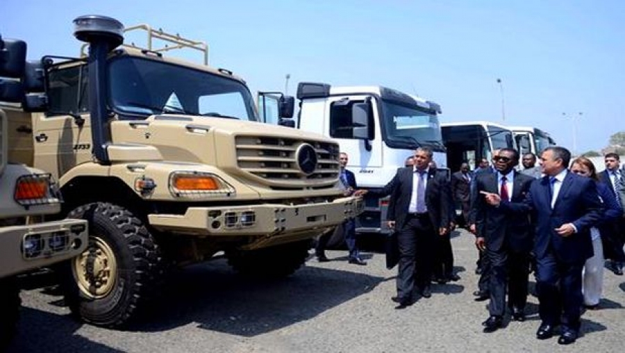 Le président de Guinée Equatoriale visite le complexe de la SNVI de Rouiba