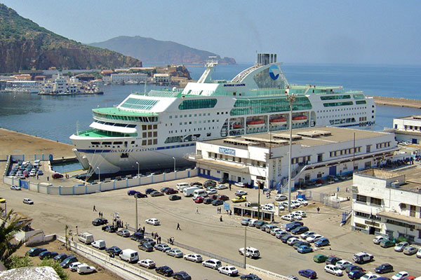 قاضي التحقيق يستمع للمتورطين في تهريب 124 مليون دولار بميناء وهران