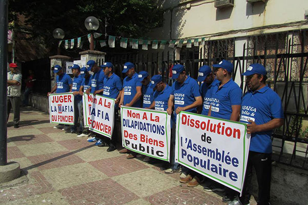 إجهاض مسيرة محتجين بعزازڤة نحو العاصمة وتوقيف 20 شابا