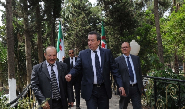 بن يونس يعلن فتح سوقين للمعوزين بالعاصمة من ضمن 300 سوق عبر الوطن