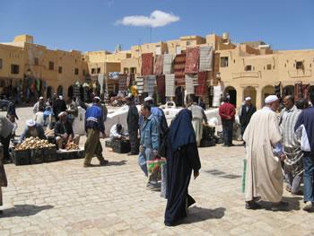 Le FFS en pompier à Ghardaïa