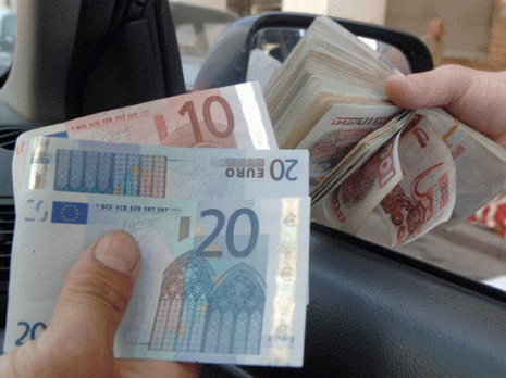 Après le change, voilà les banques informelles