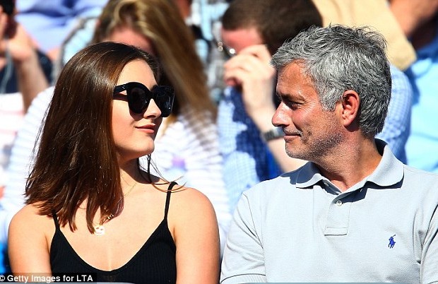 Mourinho et sa fille Matilde assistent à la qualification de Murray (Photos)