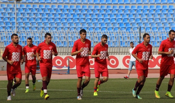 المغترب حنيش ينضم وعايش يوقع لموسمين في مولودية وهران
