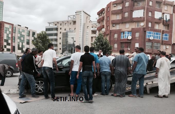 Un homme perd le contrôle de sa voiture en plein jour de Ramadan