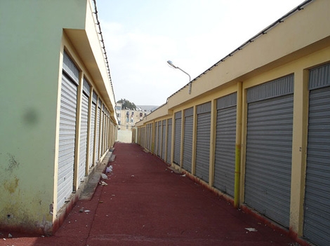 مغتربون وسجناء ضمن المستفيدين من محلات الرئيس بوهران