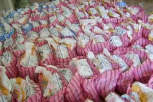 عشرات المعوزين‮ ‬يحاصرون حظيرة بلدية في‮ ‬الشلف للمطالبة بقفة رمضان