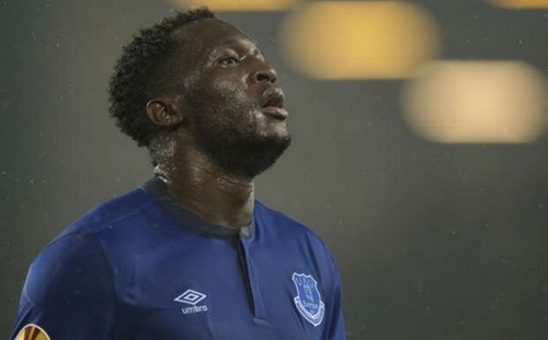 مُهاجم تشيلسي السابق على أعتاب العاصمة الإيطالية