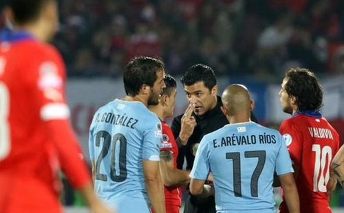 هل يصبح غونزالو خارا لاعب منتخب تشيلي عاطلا عن العمل ؟