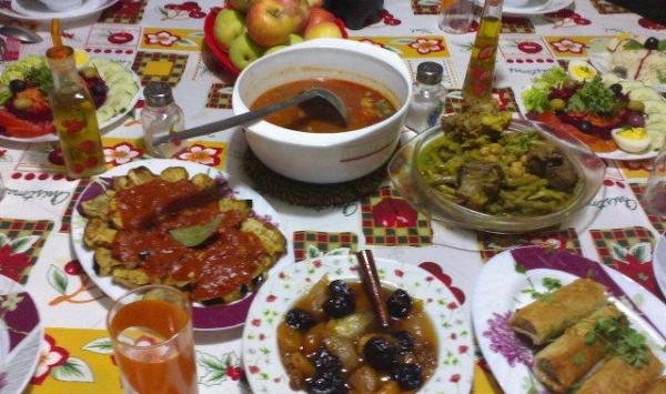 أطباق إيطالية وشربة الفريك، والنفقة سيدة الموقف بسكيكدة