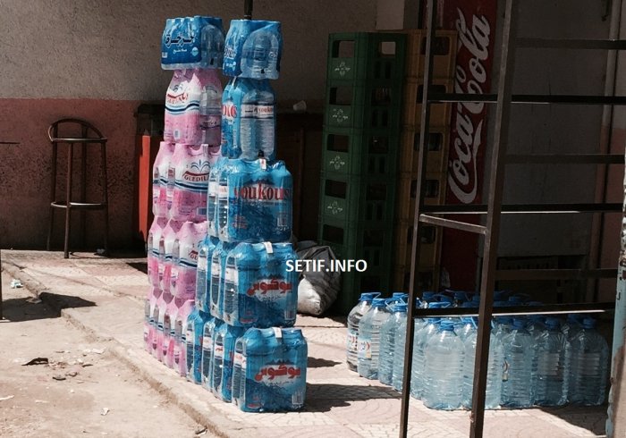 Boycottez, ne buvez pas de l'eau exposée au soleil !