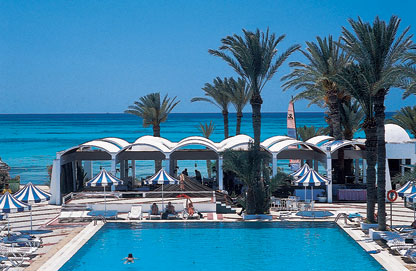 LA BAISSE DES FLUX EST ESTIMÉE À 30 %  Près de 250 000 touristes algériens ont séjourné cette année en Tunisie