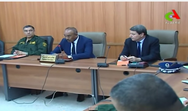 شاهد .. وزير الداخلية و اللواء هامل و مجموعة من المسؤولين الكبار في غرداية