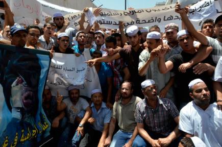 الميزابيون يسيرون في العاصمة لوقف نزيف الدم بغرداية