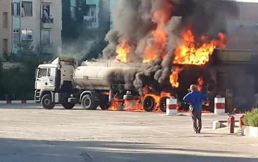 Un camion-citerne s'enflamme et provoque un incendie à El Eulma