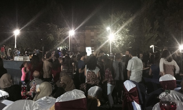 Hakim Salhi anime une soirée à Sétif