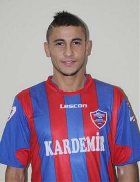 Jugurtha Hamroun signe pour trois ans